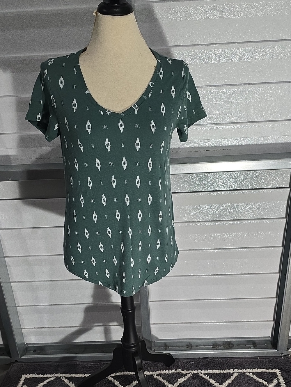 Sonoma Green V-Neck Short Sleeve Tee with White Aztec Motif